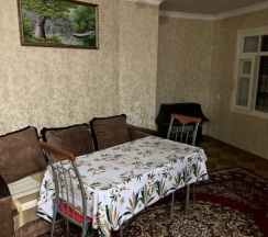 Коттедж с 2 комнатами с красивым видом из окна в Hostel №8