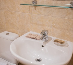 Комфорт двухкомнатный с гардеробной и балконом до 5 гостей в Джульетта