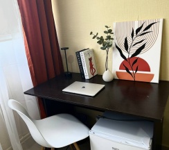 Номер стандарт комфорт с 1 двуспальной кроватью в Дисней