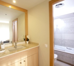 Апартаменты с 2 комнатами с балконом в Ibersol Spa Aqquaria Suites
