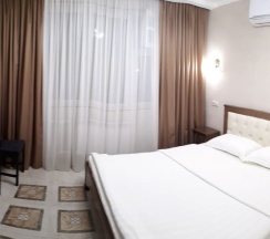 Делюкс в День и ночь