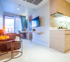 Семейный номер Standard с балконом в Centara Sonrisa Residences & Suites Sriracha