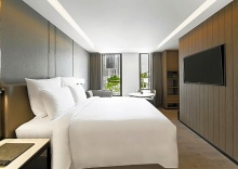 Номер Deluxe в HOMM Sukhumvit34 Bangkok by Banyan Tree Group