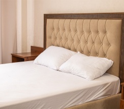 Двухкомнатный номер с одной большой  кроватью в Великий Каспий