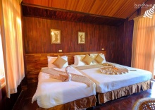 Трёхместное бунгало с балконом в Bundhaya Resort Koh Lipe