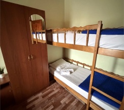 Четырехместный семейный номер в День-Ночь
