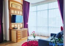 Номер Deluxe в Grand Lord Hotel & Residence