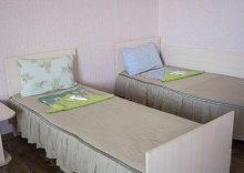Номер стандарт с 4 односпальными кроватями (удобства общие) в Расул