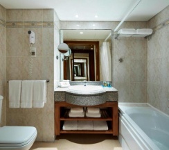 Двухместный номер Guest с видом на море двуспальная кровать в Hurghada Marriott Beach Resort