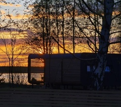 Лодж Panorama River с купелью, террасой и видом на реку в Ветрено