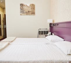 Стандарт: Тихий двор в The Bridge hotel