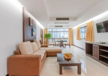 Люкс Pinnacle в Pinnacle Lumpinee Park Hotel