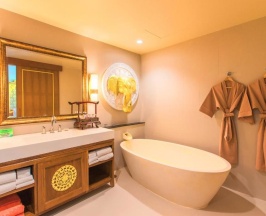 Четырёхместный номер семейный Deluxe в Maikhao Palm Beach Resort