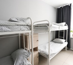 Койко-место в мужском номере на 8 человек в Alfa Best House