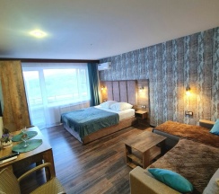 ЛЮКС 2х местный 2 этаж с диваном и лоджией вид на гору ТХАЧ в Вершина