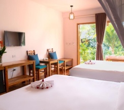 Трёхместный номер Superior с видом на сад в La Casa Resort
