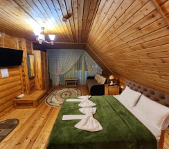 Номер Comfort Мансарда с видом на горы в Тур