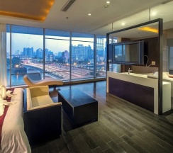 Люкс с видом на сад в Guangdong Nanmei Osotto Hotel