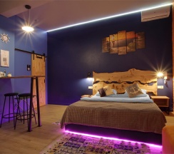 Студия с кухней и с отдельным входом со двора и финской сауной "Леший" (сауна оплачивается отдельно) в Матросский