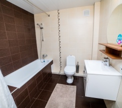 33 - Четырехместный мансардный с прямым видом на море в Азов Инн