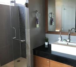 Апартаменты с 2 комнатами с балконом и с красивым видом из окна в Апартаменты Sea and Sky