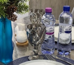 Четырёхместный коттедж с красивым видом из окна в Sabr