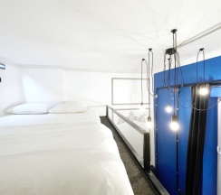 Двухуровневый номер с собственной ванной комнатой “Антон Палыч” в Bookcase Hotel&Hostel