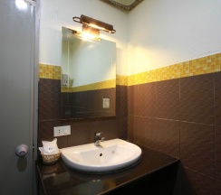 Номер Superior с балконом в Tharathip Resort