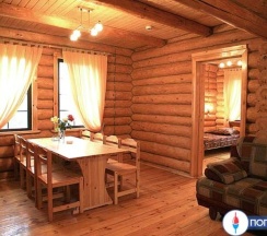 Коттедж с балконом и с красивым видом из окна в Поплавок на Ахтубе