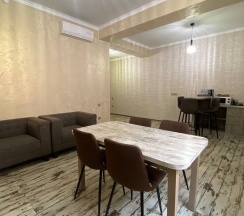 Трехкомнатный Семейный Номер в Пассаж