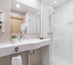 Одноместный номер в Harbor Club Hotel