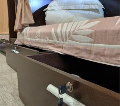 Место в мужском 10-местном номере в Good hostel