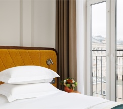 Делюкс с французским балконом в Петровка 26