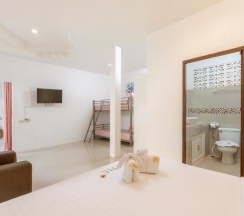 Семейный люкс в Club Bamboo Boutique Patong Beach Resort
