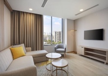 Люкс c 1 комнатой с балконом в Staybridge Suites Bangkok Thonglor, an IHG Hotel