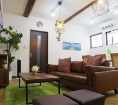 Коттедж с 5 комнатами в Nao's House USJ