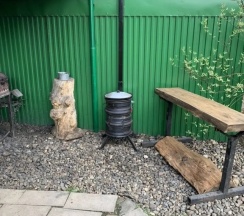 Коттедж с балконом и с красивым видом из окна в Филин дом