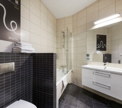 Двухместный люкс двуспальная кровать в Comfort Hotel LT - Rock 'n' Roll Vilnius