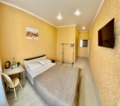 Номер стандарт улучшенный с 1 двуспальной кроватью в Eva Guest House