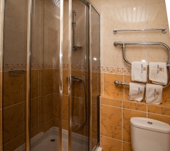 Люкс 3-х комнатный с кухней и балконом 4-х местный в Жемчуг