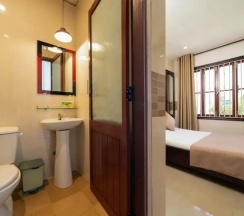 Двухместный номер Economy двуспальная кровать в Tribee Kinh Hostel & Bar