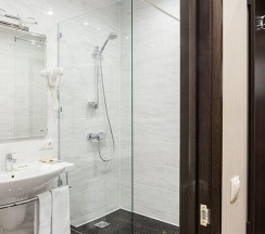 Номер комфорт с 1 двуспальной кроватью (с завтраком) в Center
