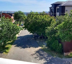 Трехместный номер стандарт с балконом в Гостевой дом