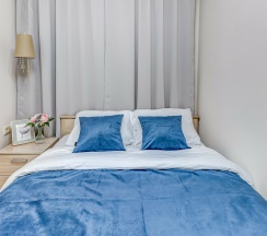 Улучшенная двухместная комната с 1 кроватью и собственной ванной комнатой в МК Распутина