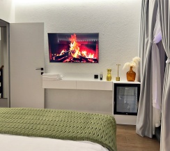 Дом «DOUBLE» с банным чаном на террасе в Luxe House