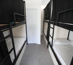 Кровать в общем номере в Hostel MYD La Latina