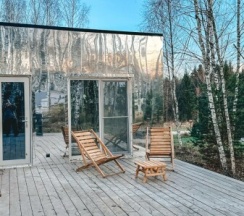 Зеркальный - дача с ванной у панорамного окна в Domingo Dacha