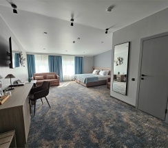 Делюкс в Петровский