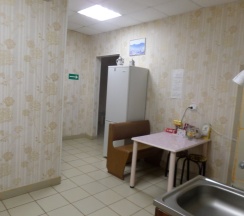 Кровать в общем номере в Кировская