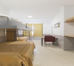 Кровать в общем номере в Albergue Inturjoven Málaga - Hostel